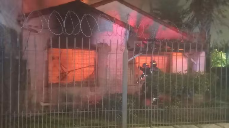 incendio-fatal-en-lomas-de-zamora-murio-una-mujer-y-tres-personas-quedaron-heridas-foto-gentileza-diario-conurbano-4IR2V2XEV5AHRIKHCZ7LAPOZOI