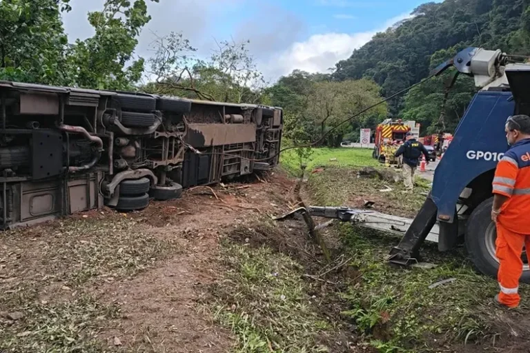 brasil-vuelco-autobus
