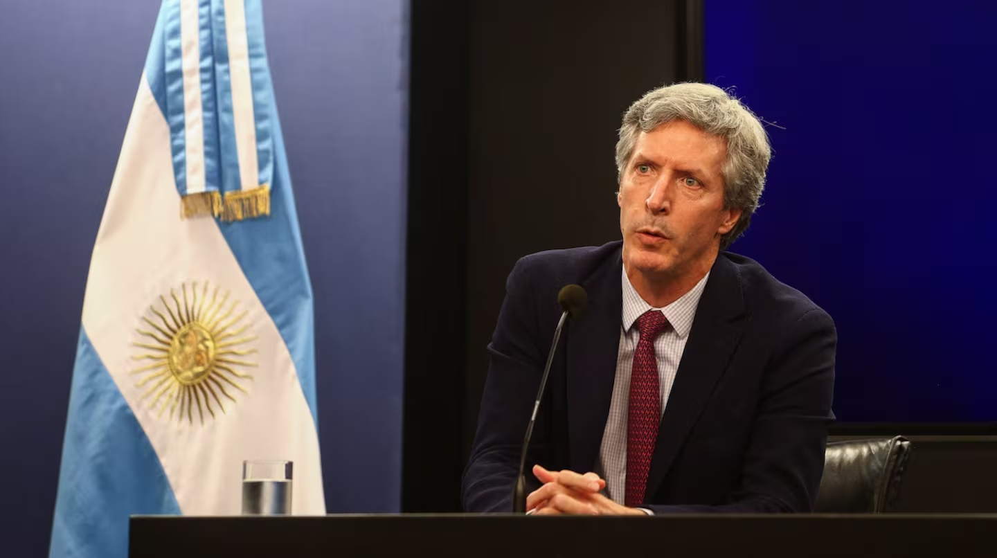 el-presidente-del-banco-central-santiago-bausili-foto-matias-bagliettoreuters-Q7ZMVDSPXBCWBBHQQZJI3F (1)