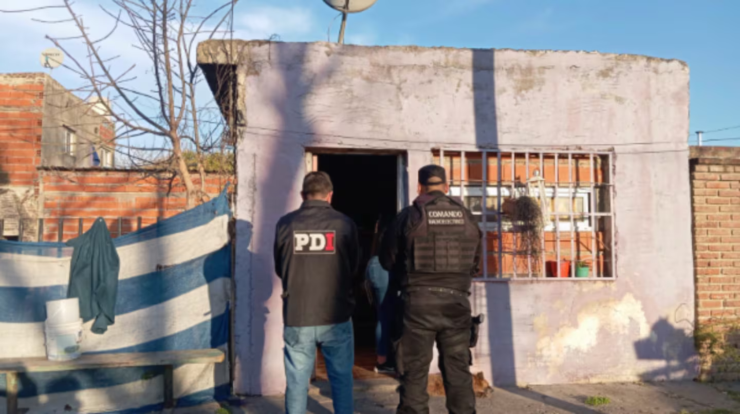 la-victima-tenia-18-anos-y-fue-atacada-en-una-casa-ubicada-en-la-localidad-santafesina-de-villa-constitucion-foto-el-sur-diario-KEBJOYMXDRAIFCFRCLNZSLO2PU