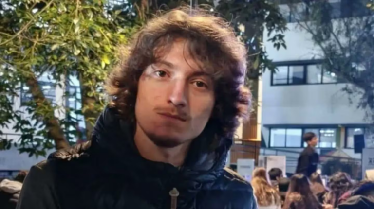 buscan-a-un-estudiante-de-21-anos-que-desaparecio-tras-ir-a-entregar-un-trabajo-a-la-facultad-en-la-plata-foto-telenoche-4LIEJWE3IRFMRNHUATQLYGXT2E (2)