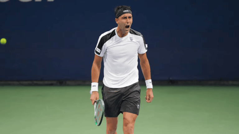 tomas-etcheverry-busca-meterse-por-primera-vez-en-los-octavos-de-final-del-us-open-foto-ap-N6ETVBT3I5BTROZIJ6IVQLYY24